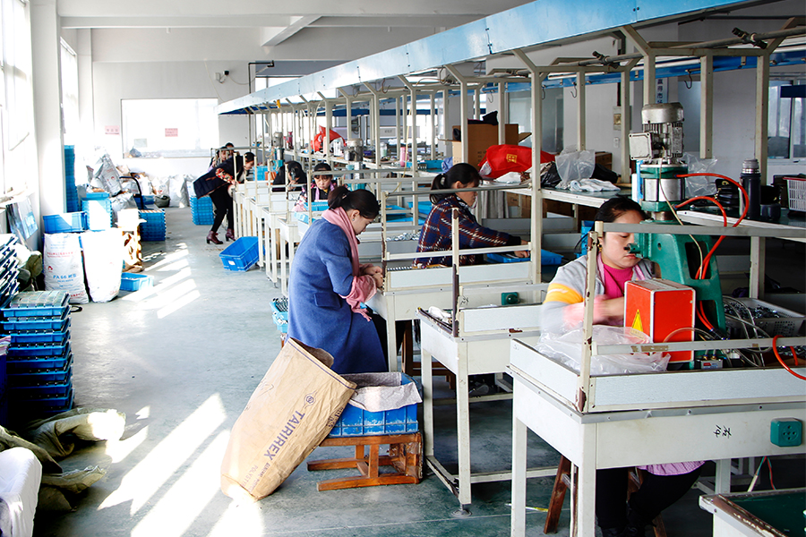 Máy lắp ráp tự động